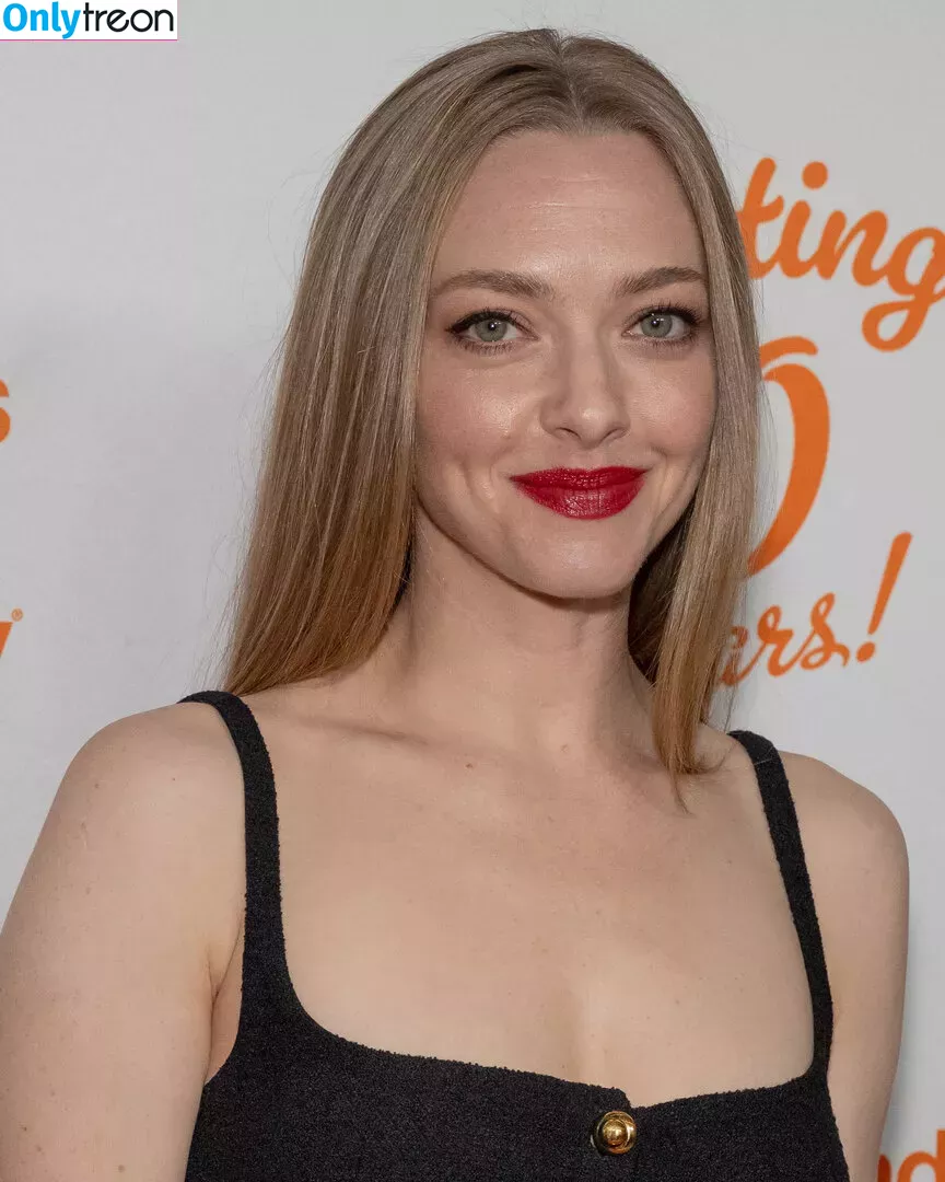 Amanda Seyfried nude photo #0414 (AmandaSeyfried / mingey)