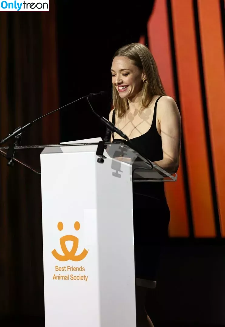 Amanda Seyfried nude photo #0415 (AmandaSeyfried / mingey)