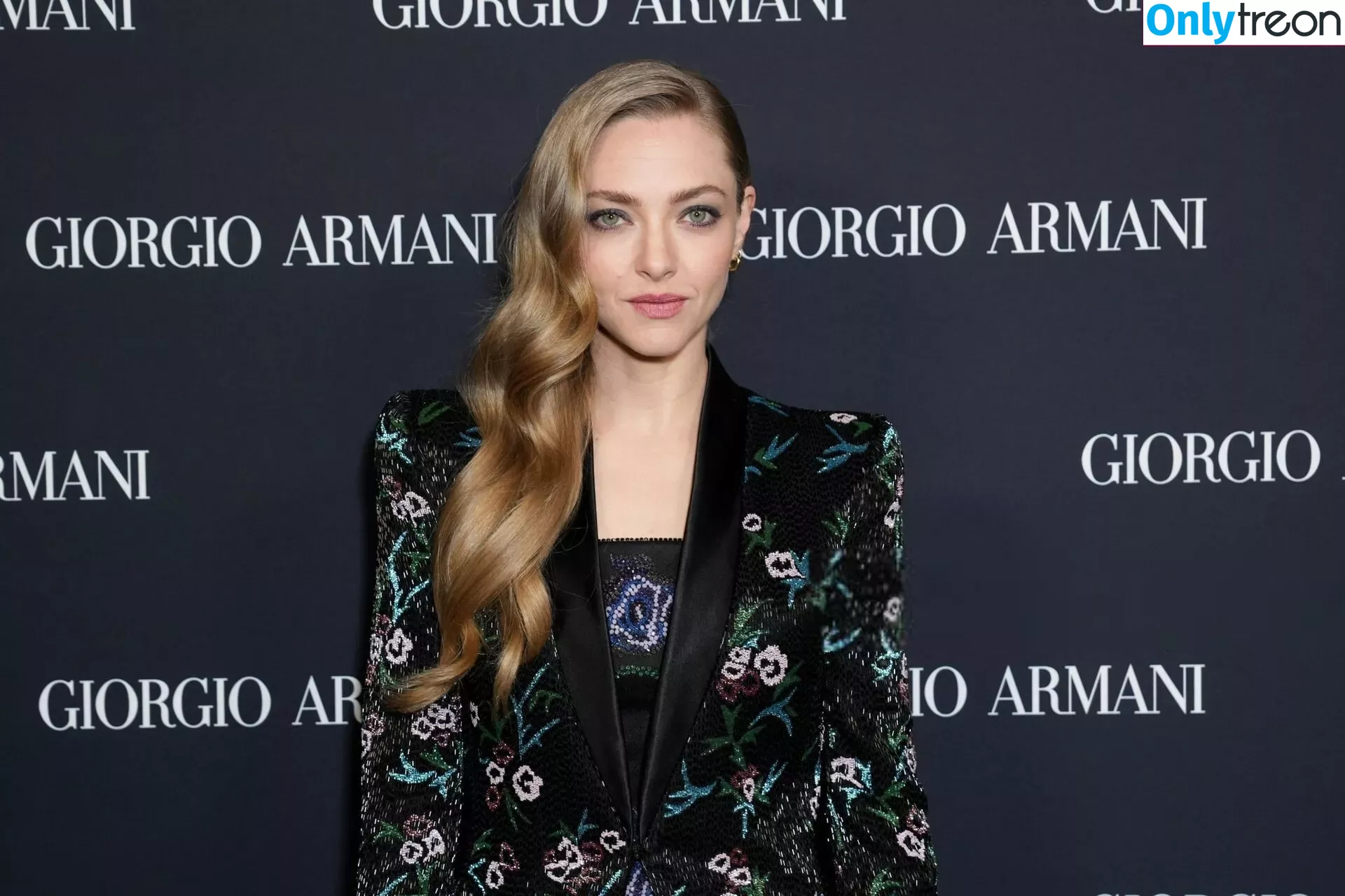Amanda Seyfried nude photo #0460 (AmandaSeyfried / mingey)
