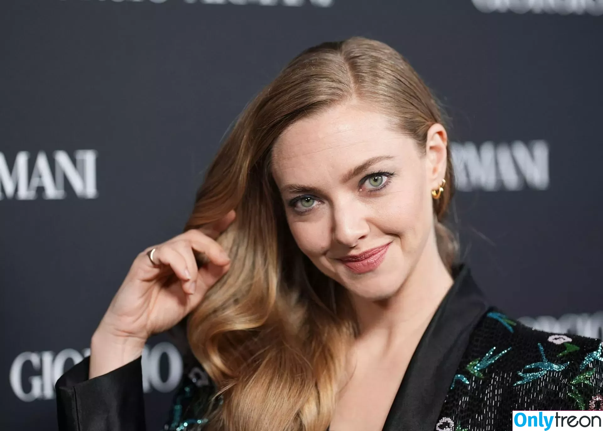 Amanda Seyfried nude photo #0465 (AmandaSeyfried / mingey)