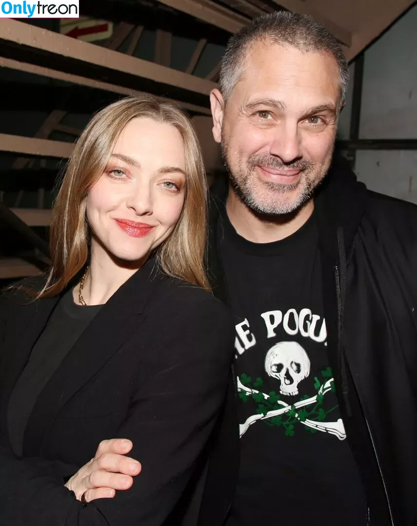 Amanda Seyfried nude photo #0499 (AmandaSeyfried / mingey)
