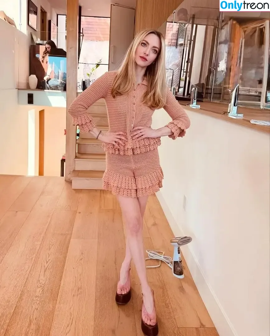 Amanda Seyfried голая photo #0727 (AmandaSeyfried / mingey)