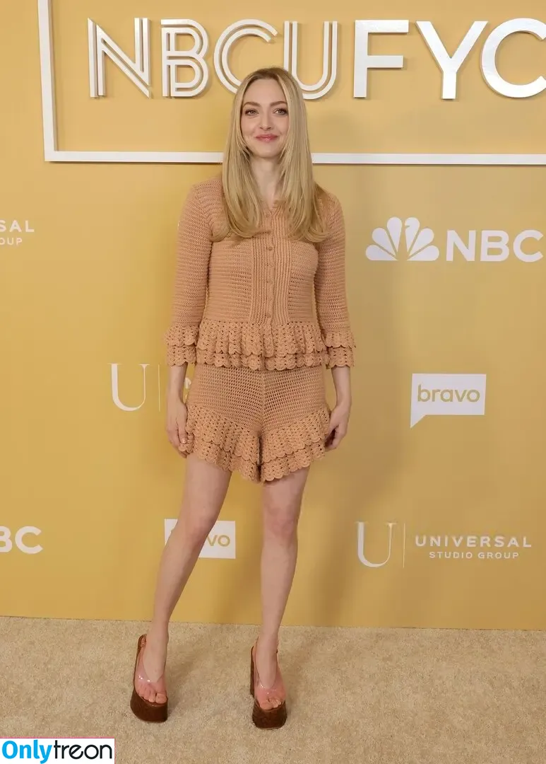 Amanda Seyfried голая photo #0734 (AmandaSeyfried / mingey)