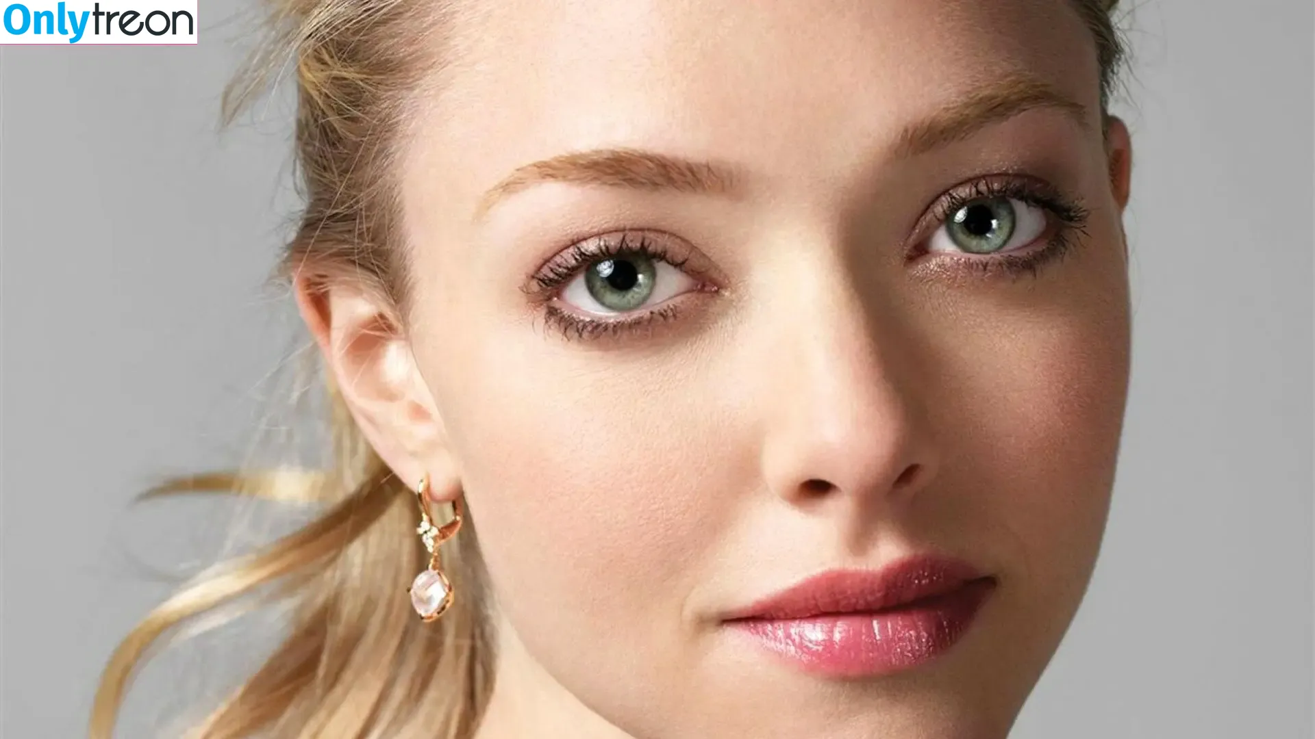 Amanda Seyfried nude photo #0844 (AmandaSeyfried / mingey)