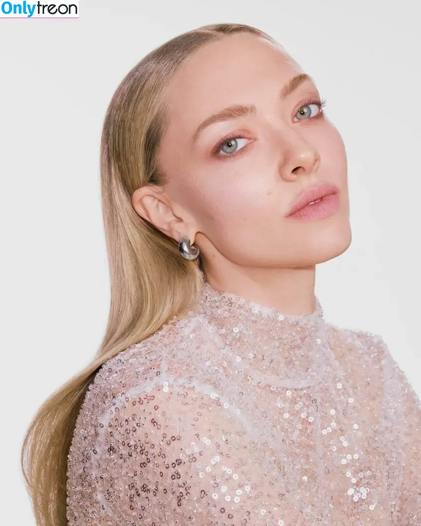 Amanda Seyfried голая photo #0869 (AmandaSeyfried / mingey)
