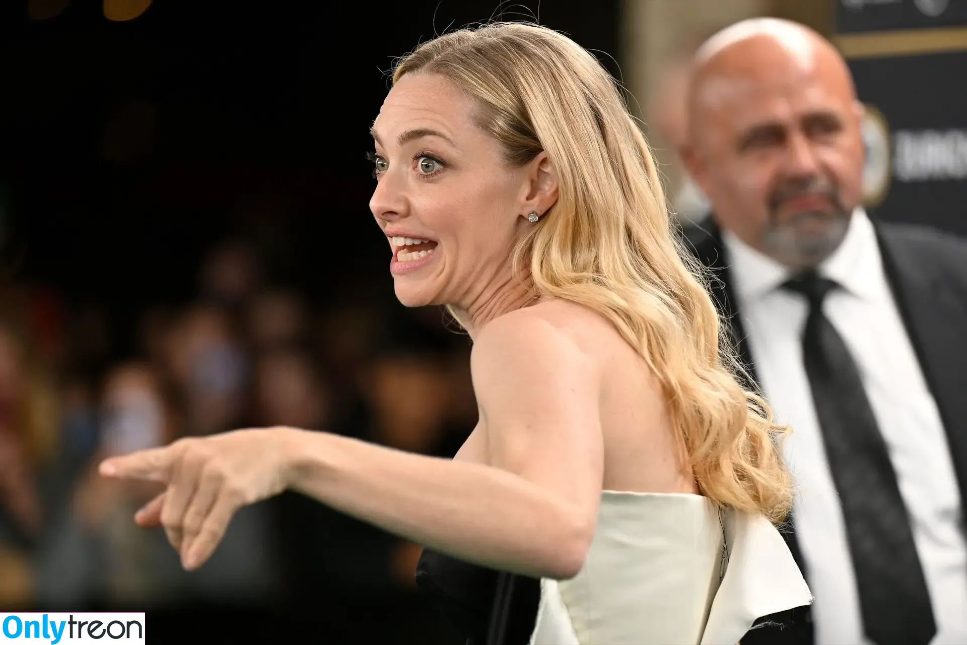 Amanda Seyfried nude photo #0876 (AmandaSeyfried / mingey)