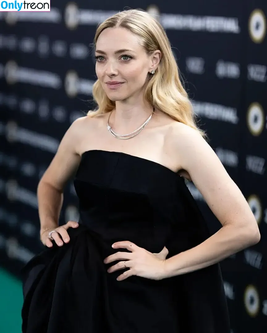 Amanda Seyfried голая photo #0884 (AmandaSeyfried / mingey)