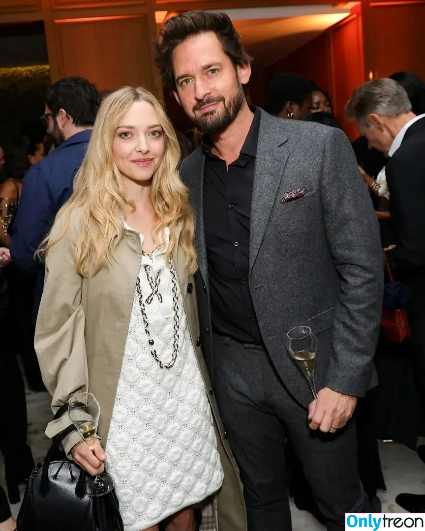 Amanda Seyfried голая photo #0891 (AmandaSeyfried / mingey)