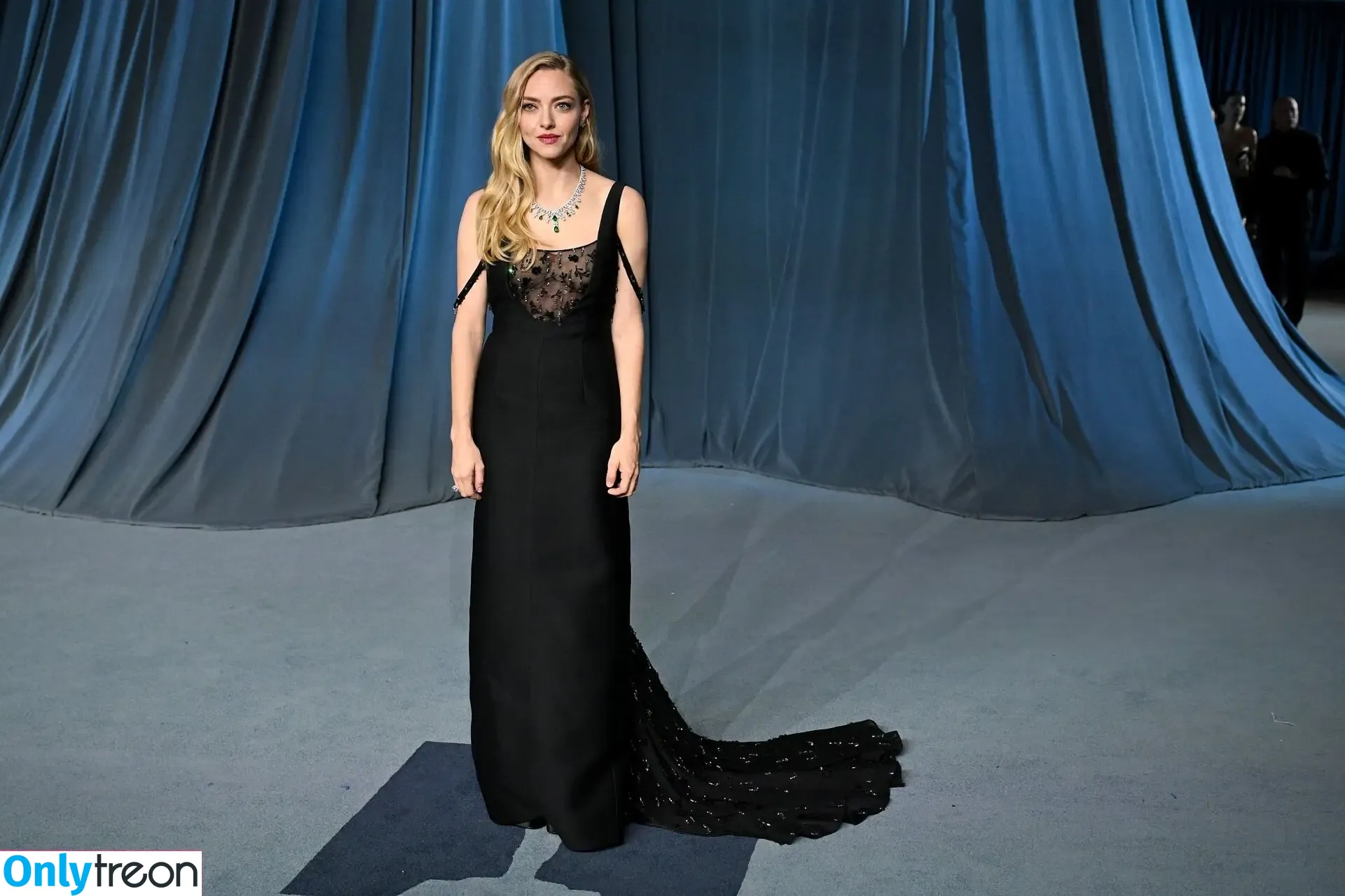 Amanda Seyfried голая photo #0914 (AmandaSeyfried / mingey)