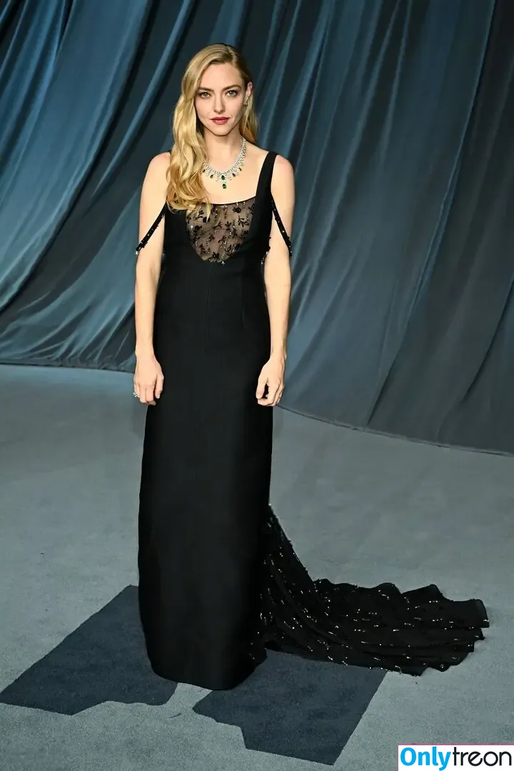 Amanda Seyfried голая photo #0916 (AmandaSeyfried / mingey)