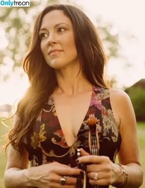 Amanda Shires / amandapearlshires фото голая #0020