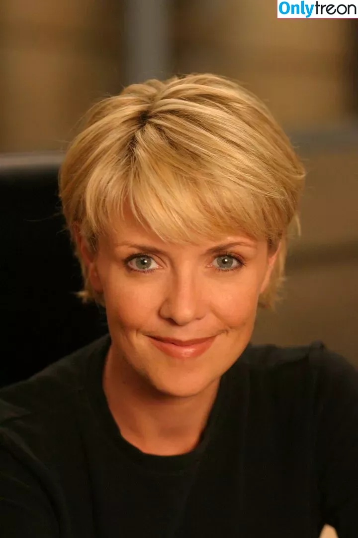 Amanda Tapping голая photo #0084 (amandatapping / reallivsmum)