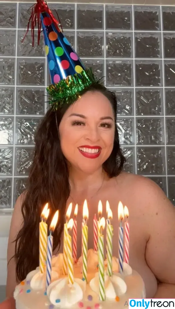 Amanda Thickk nude photo #0010 (AmandaThickk / amandathick / amandathickkvip)