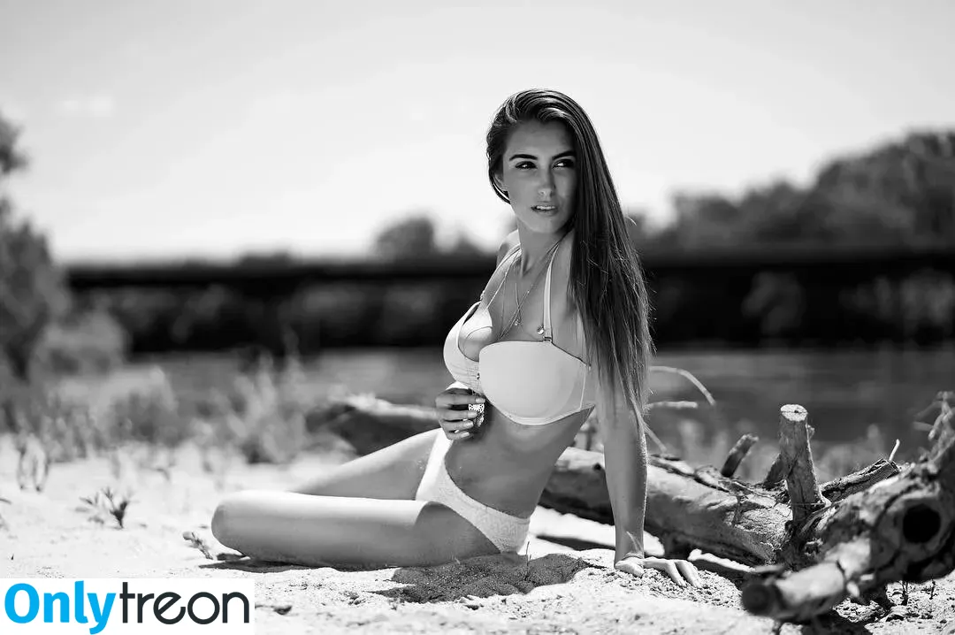 Amanda Thompson голая photo #0063 (amaandathompson)