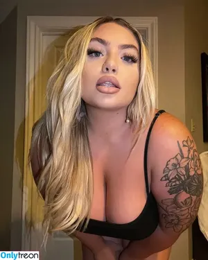 amanda.xovip / amandaamcxox2 / theofficial.amandaxo nude photo #0022