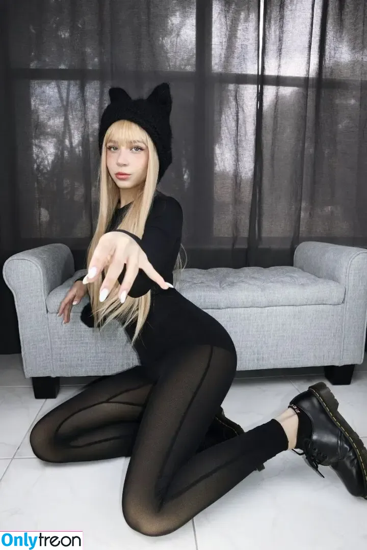 Amandadevil nude photo #0248 (Amandadevil)
