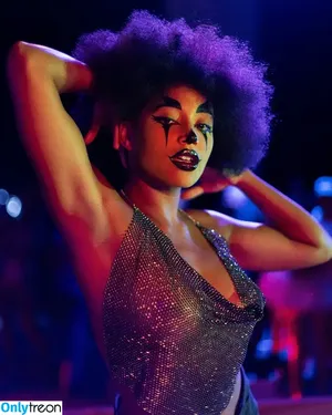 Amandla Stenberg / amandlastenberg nude photo #0133