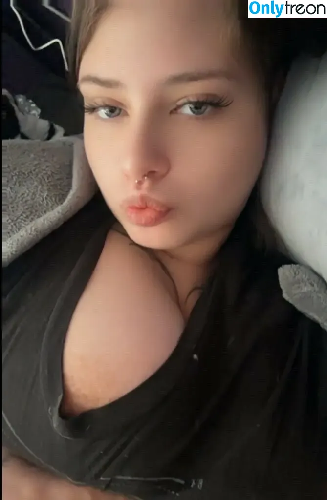 Amaris nude photo #0027 (amarisof / glokkndatvamp / vamp4sho)