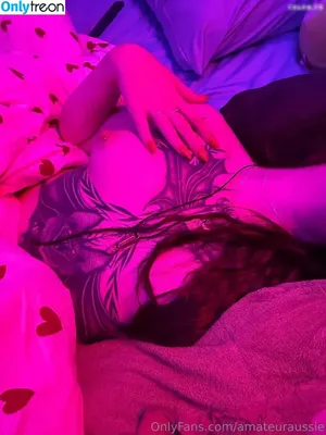amateuraussie / Sarahsbutton / aussarah1 / crunchymoist nude photo #0460