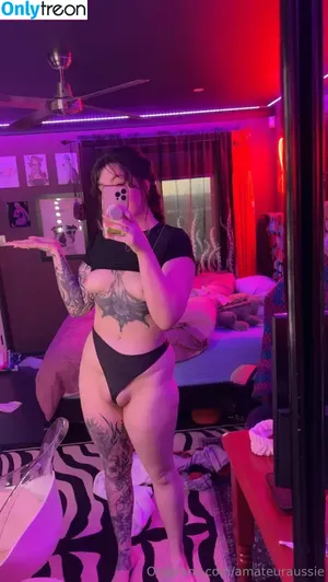 amateuraussie / Sarahsbutton / aussarah1 / crunchymoist nude photo #0603