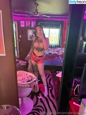 amateuraussie / Sarahsbutton / aussarah1 / crunchymoist nude photo #0608