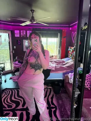 amateuraussie / Sarahsbutton / aussarah1 / crunchymoist nude photo #0612