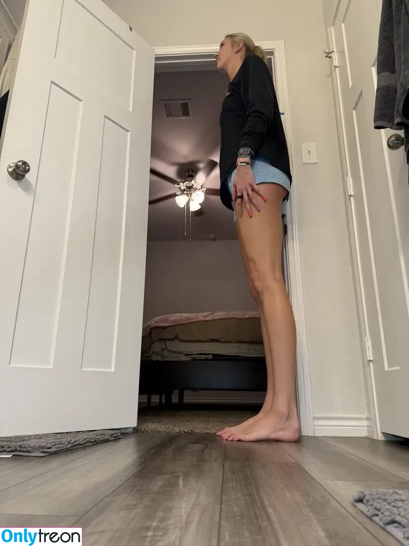 Amazon Allie nude photo #0030 (alliephunter / amazonalli32)