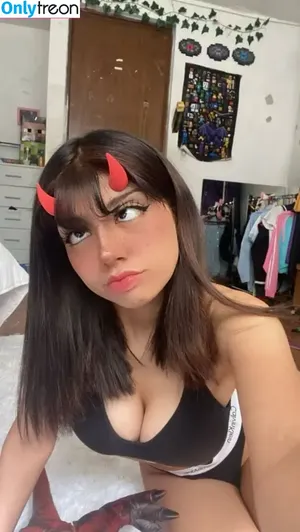 Amber_c5x / amberilulu / amberiruru / mymelody_tristona nude photo #0020
