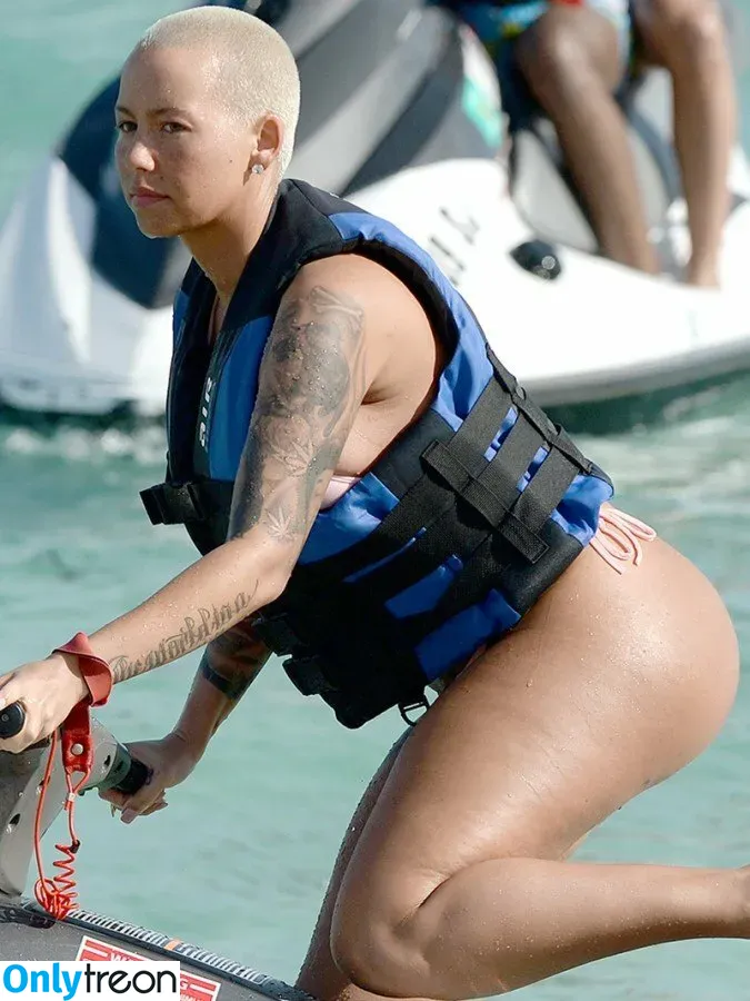 Amber Levonchuck голая photo #0006 (Amber Rose / amberrose)