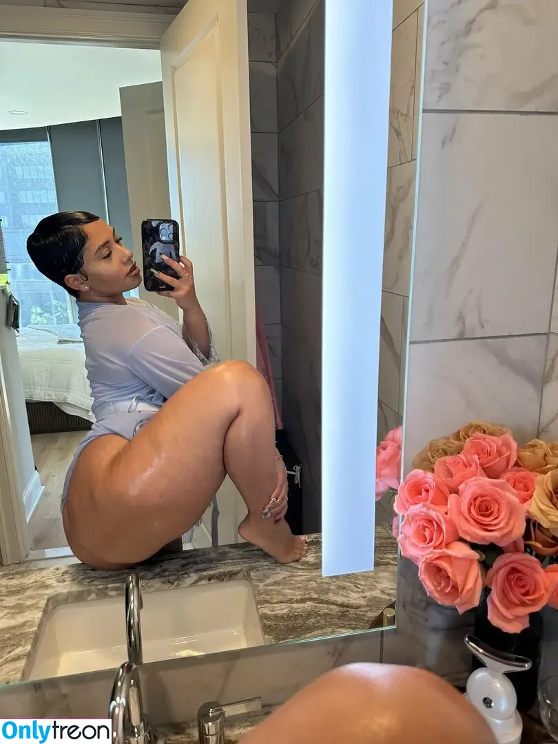 amberthickk nude photo #0094 (aamberb__)