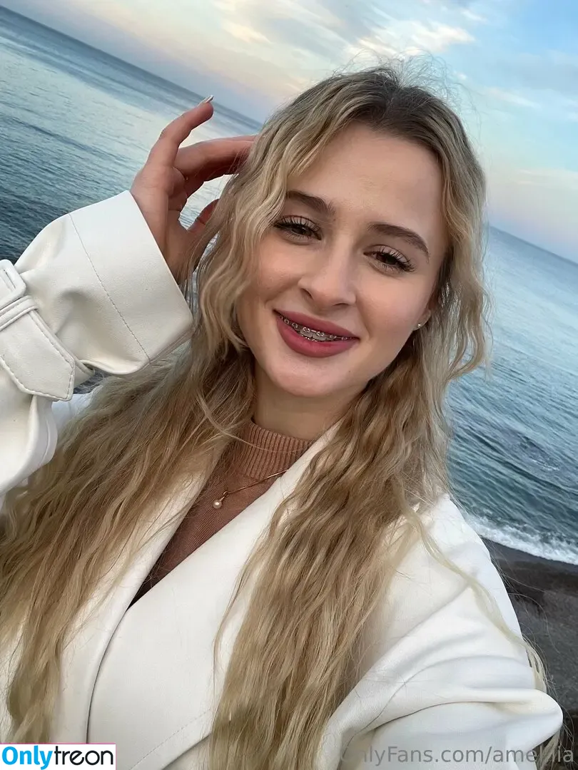 amel.lia голая photo #0004 (lyameylya)