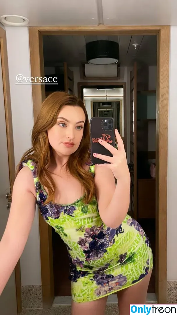 Amelia Dimoldenberg nude photo #0019 (ameliadimz / emilynudess)