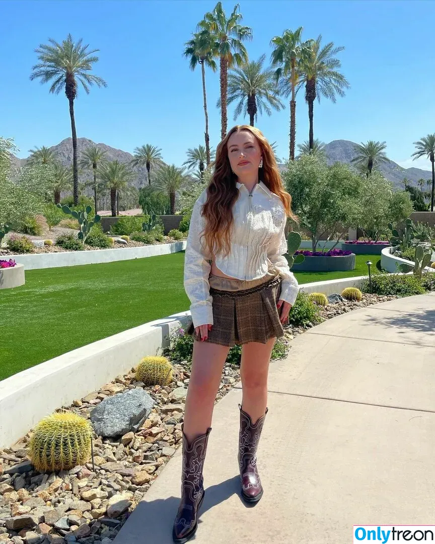 Amelia Dimoldenberg nude photo #0026 (ameliadimz / emilynudess)