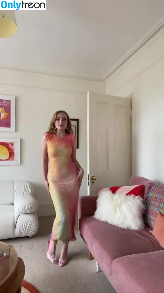 Amelia Dimoldenberg nude photo #0053 (ameliadimz / emilynudess)