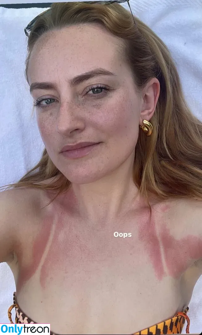 Amelia Dimoldenberg nude photo #0055 (ameliadimz / emilynudess)