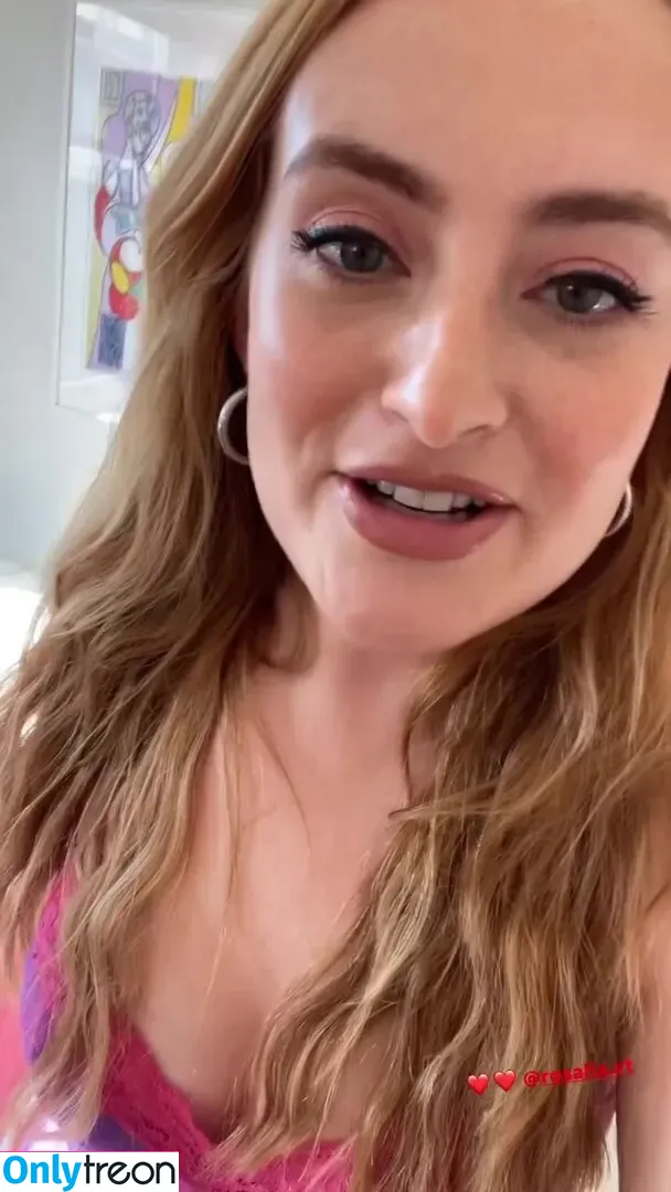 Amelia Dimoldenberg nude photo #0060 (ameliadimz / emilynudess)