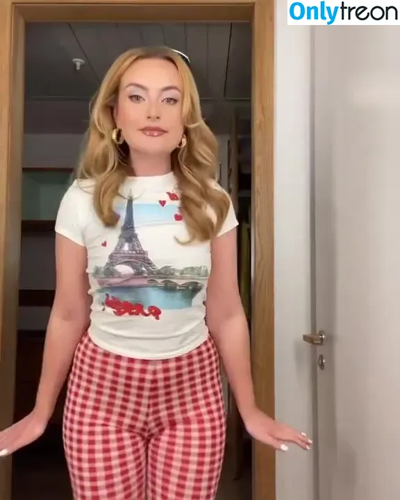 Amelia Dimoldenberg nude photo #0082 (ameliadimz / emilynudess)