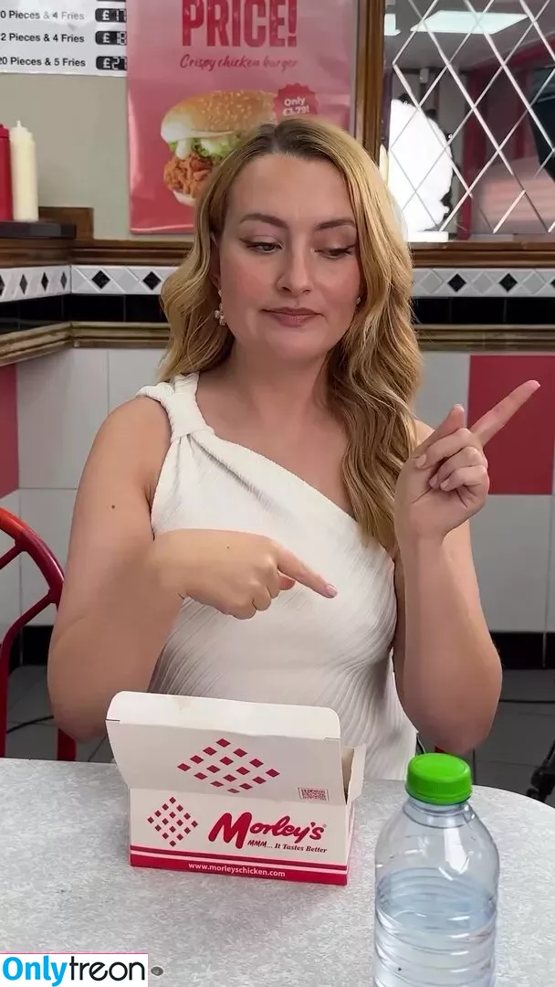 Amelia Dimoldenberg голая photo #0300 (ameliadimz / emilynudess)