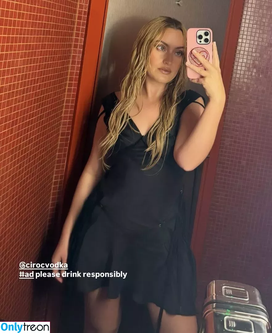Amelia Dimoldenberg голая photo #0416 (ameliadimz / emilynudess)