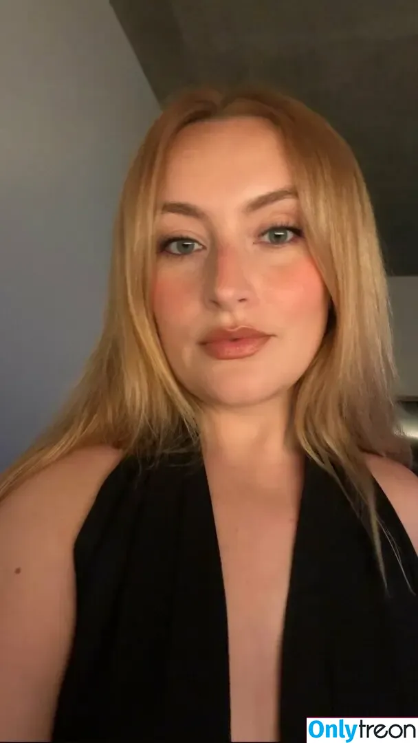 Amelia Dimoldenberg nude photo #0588 (ameliadimz / emilynudess)