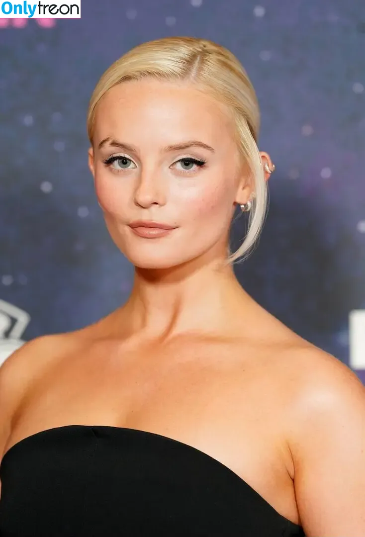Amelia Eve Gibson голая photo #0253 (Millie Gibson / milliegibbo)
