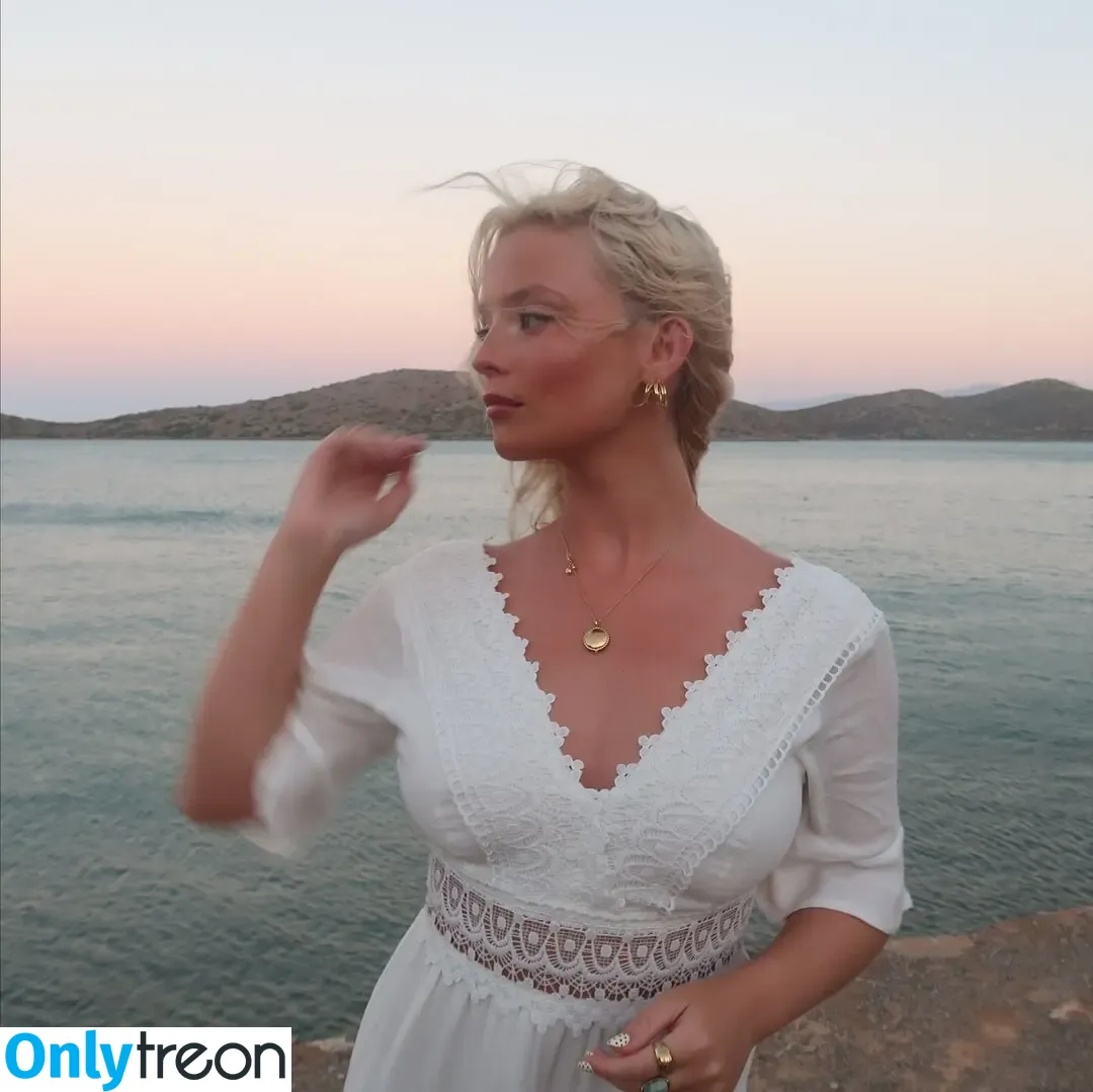 Amelia Eve Gibson голая photo #0300 (Millie Gibson / milliegibbo)