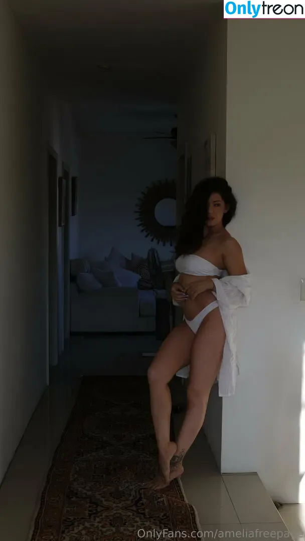ameliafreepage nude photo #0013 (ameliamackpage)