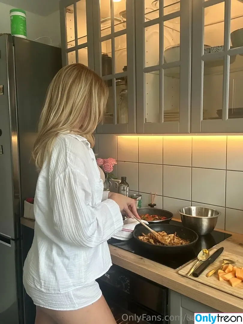 ameliasworldd голая photo #0007 (ameliasworld)