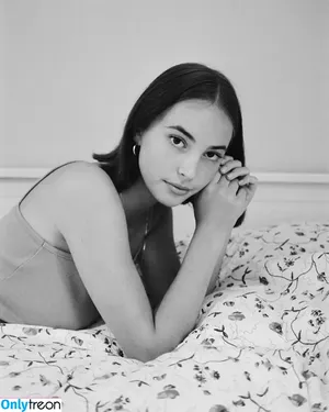 Amelie Manzoli / Am.e.lie фото голая #0477