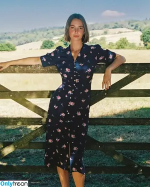 Amelie Manzoli / Am.e.lie nude photo #0832