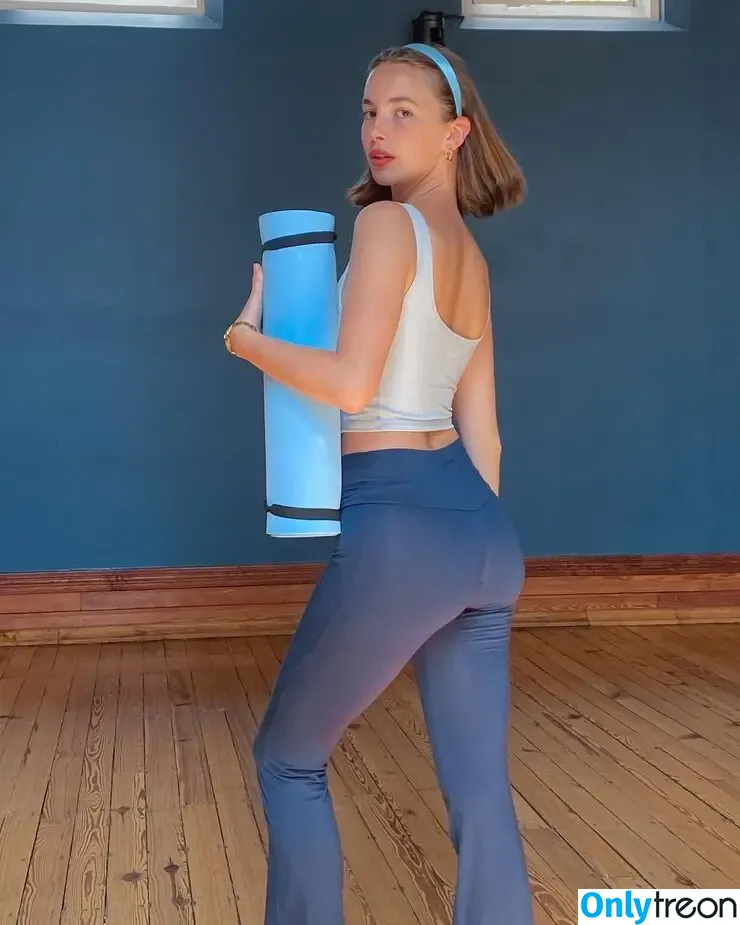 Amelie Manzoli nude photo #0853 (Am.e.lie)