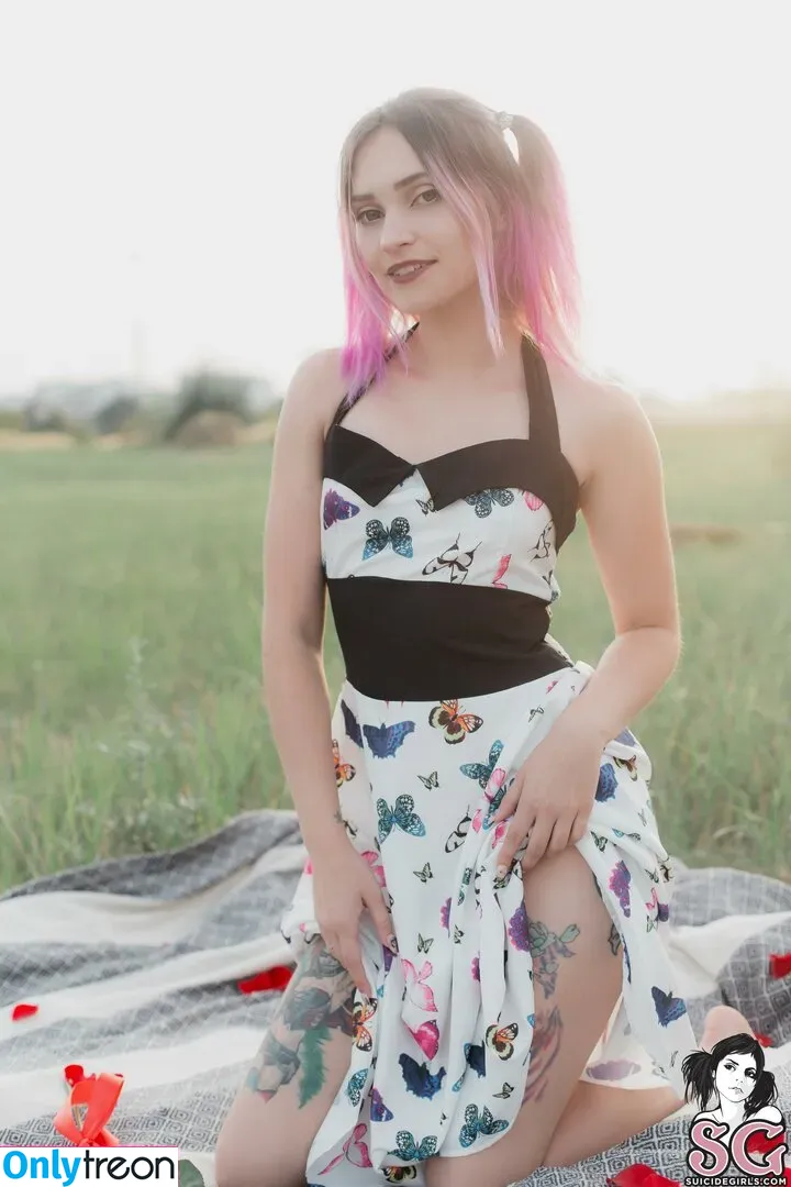 Amelieweed nude photo #0217 (amelieweeed)