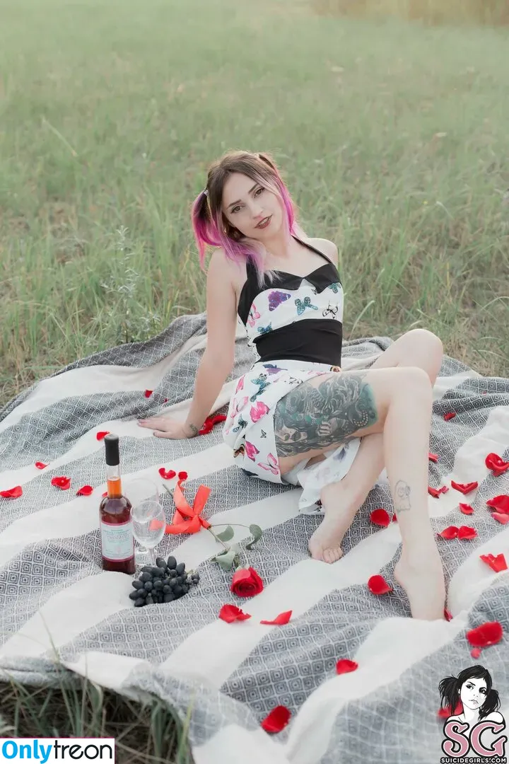 Amelieweed nude photo #0220 (amelieweeed)