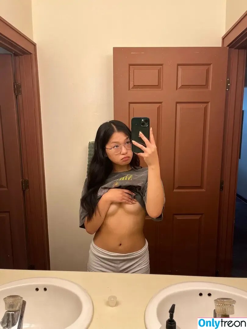 Amina Li nude photo #0008 (peachystrudel / realaminali)